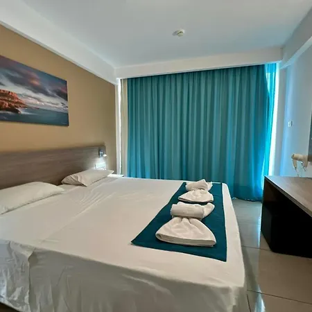 Sunny Blue Hotel 3*