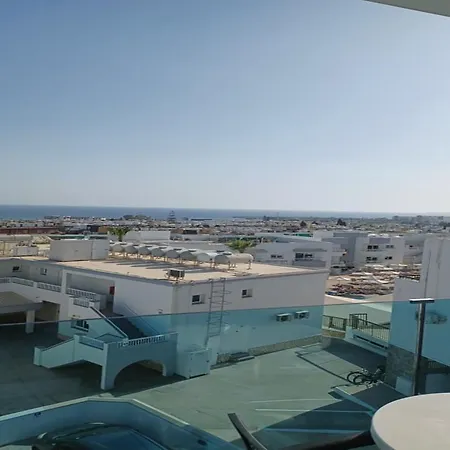 Sunny Blue Hotel